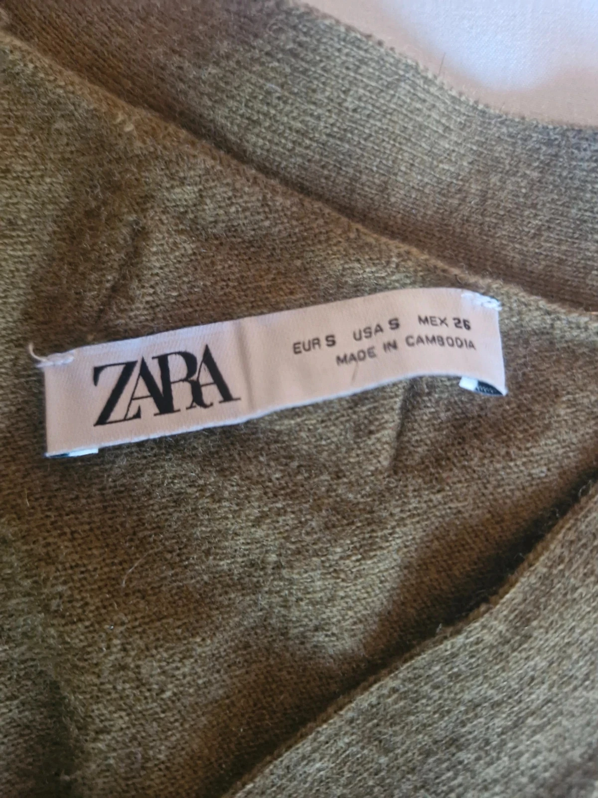 Gilet Zara 100 % lana color caqui – Talla S – Cardigan de punto fino – photo 5